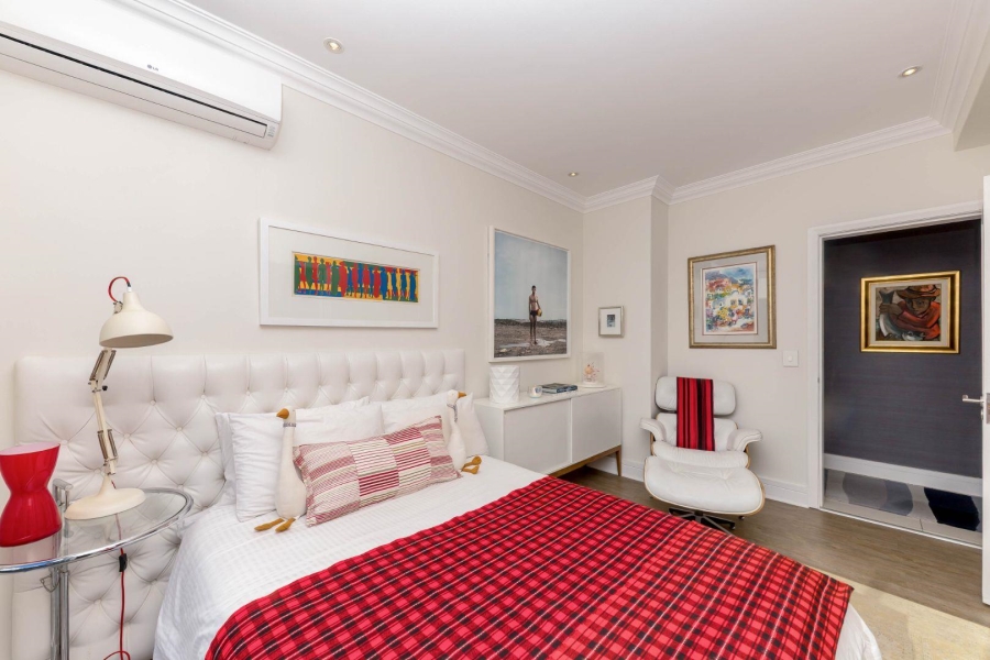 2 Bedroom Property for Sale in Sea Point Western Cape
